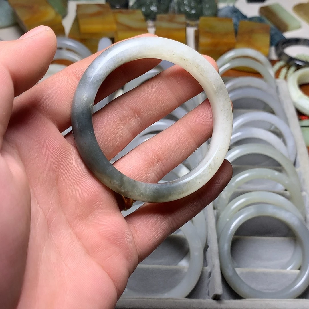 未镶嵌手镯和田玉筱*