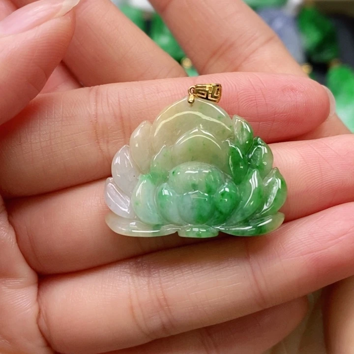 翡翠颈饰未镶嵌吊坠