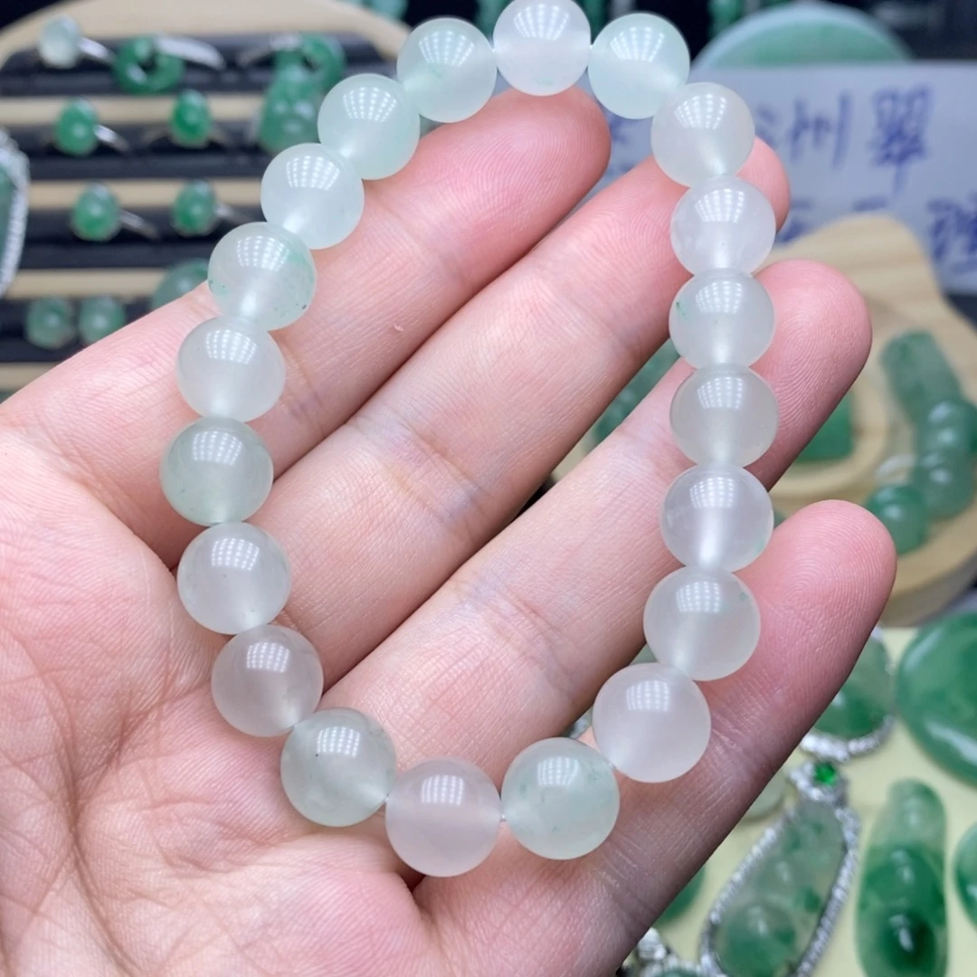 未镶嵌石英质玉（非洲翠）车挂