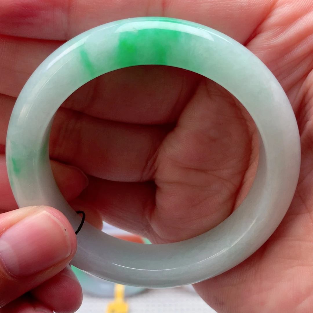 翡翠手镯未镶嵌缅甸翡翠