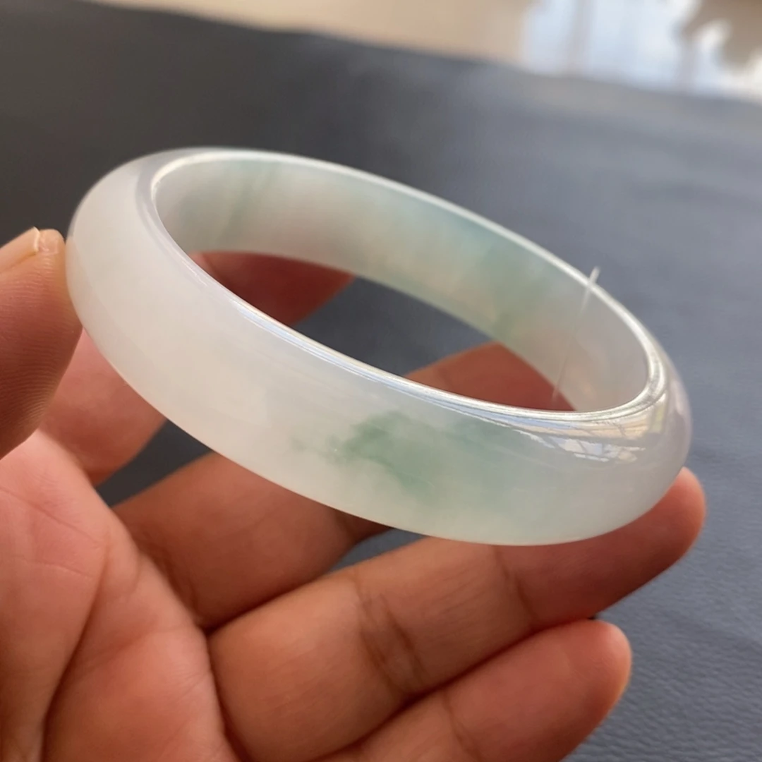 翡翠手镯未镶嵌天然翡翠手镯