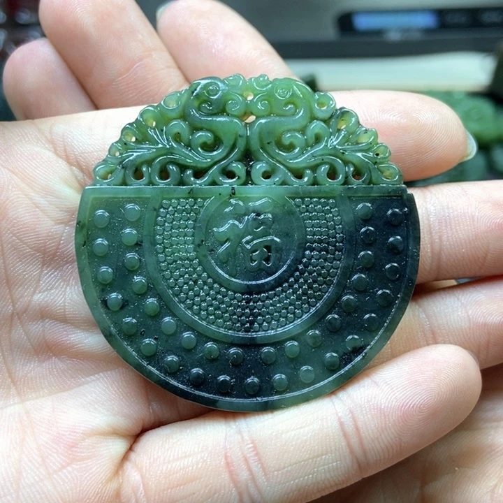 和田玉未镶嵌挂件