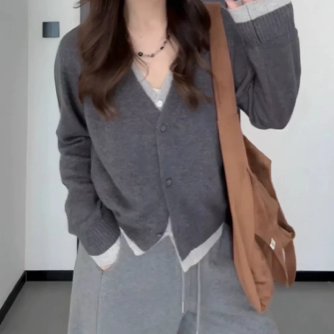 【夹心糯米团】毛衣假两件百搭简约针织衫灰色v领假两件毛衣显瘦