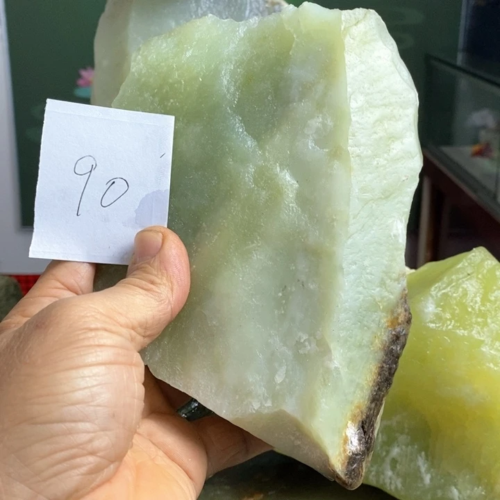 蛇纹石玉珠宝岫玉原石未镶嵌怒****）