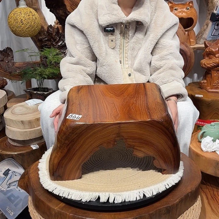 香樟木香樟木根雕凳子一物一拍编号860长32宽29高21