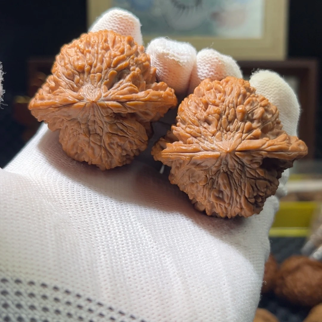 小***️文玩核桃吊坠满天星