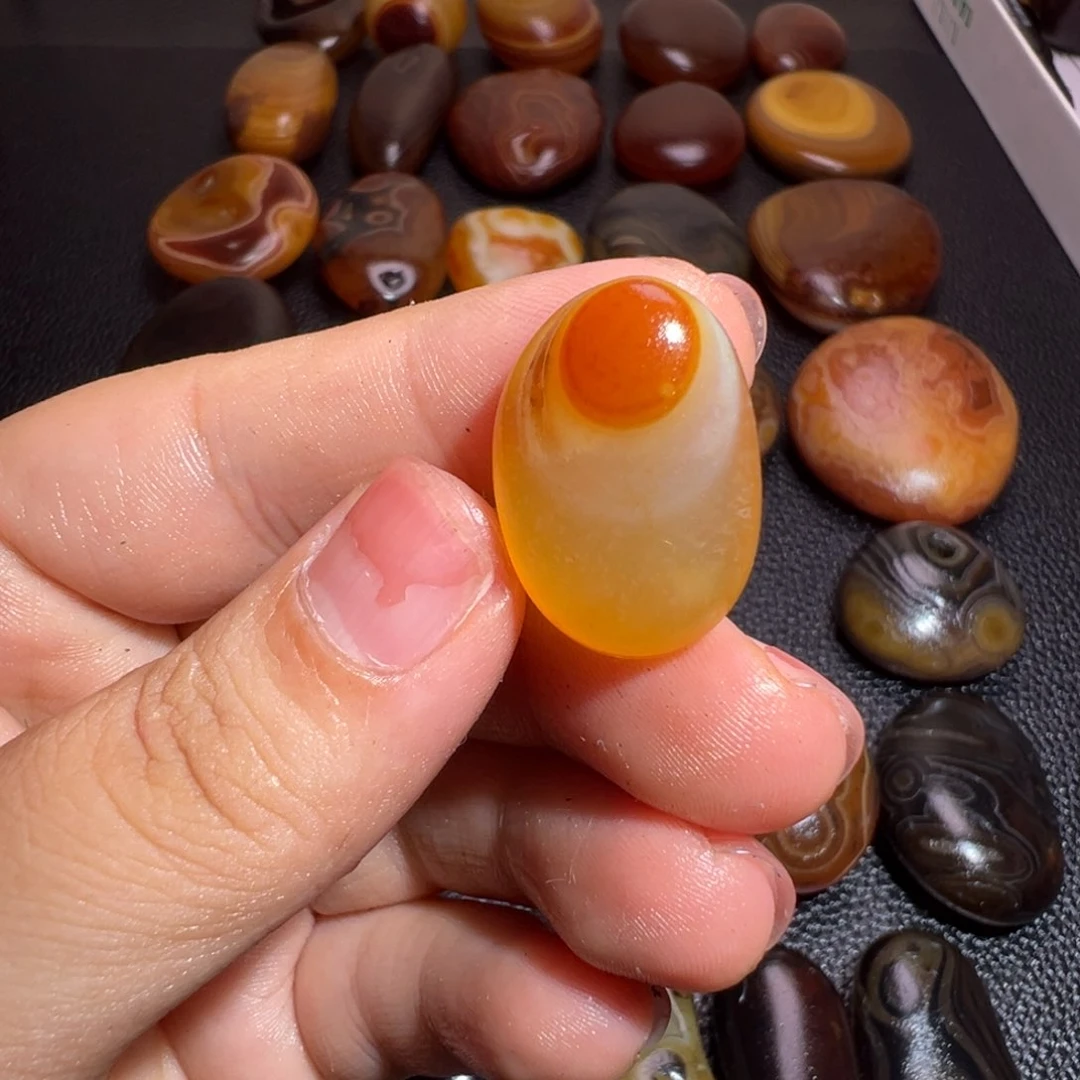 菲***）瓷片马达加斯加奇石净重