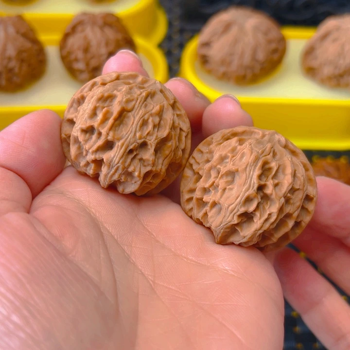 文玩核桃吊坠苹果园