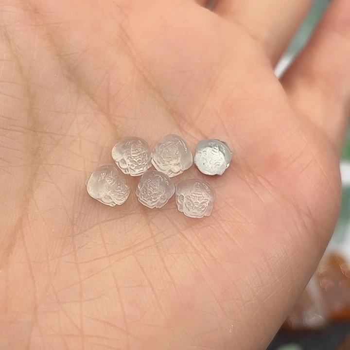 翡翠未镶嵌颈饰6只金蟾