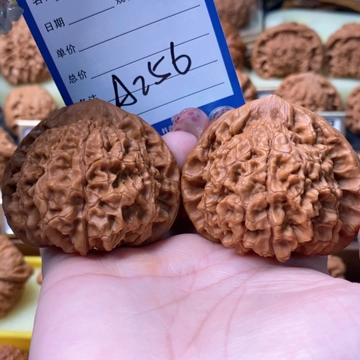 桃核吊坠揽**你大管帽大管帽