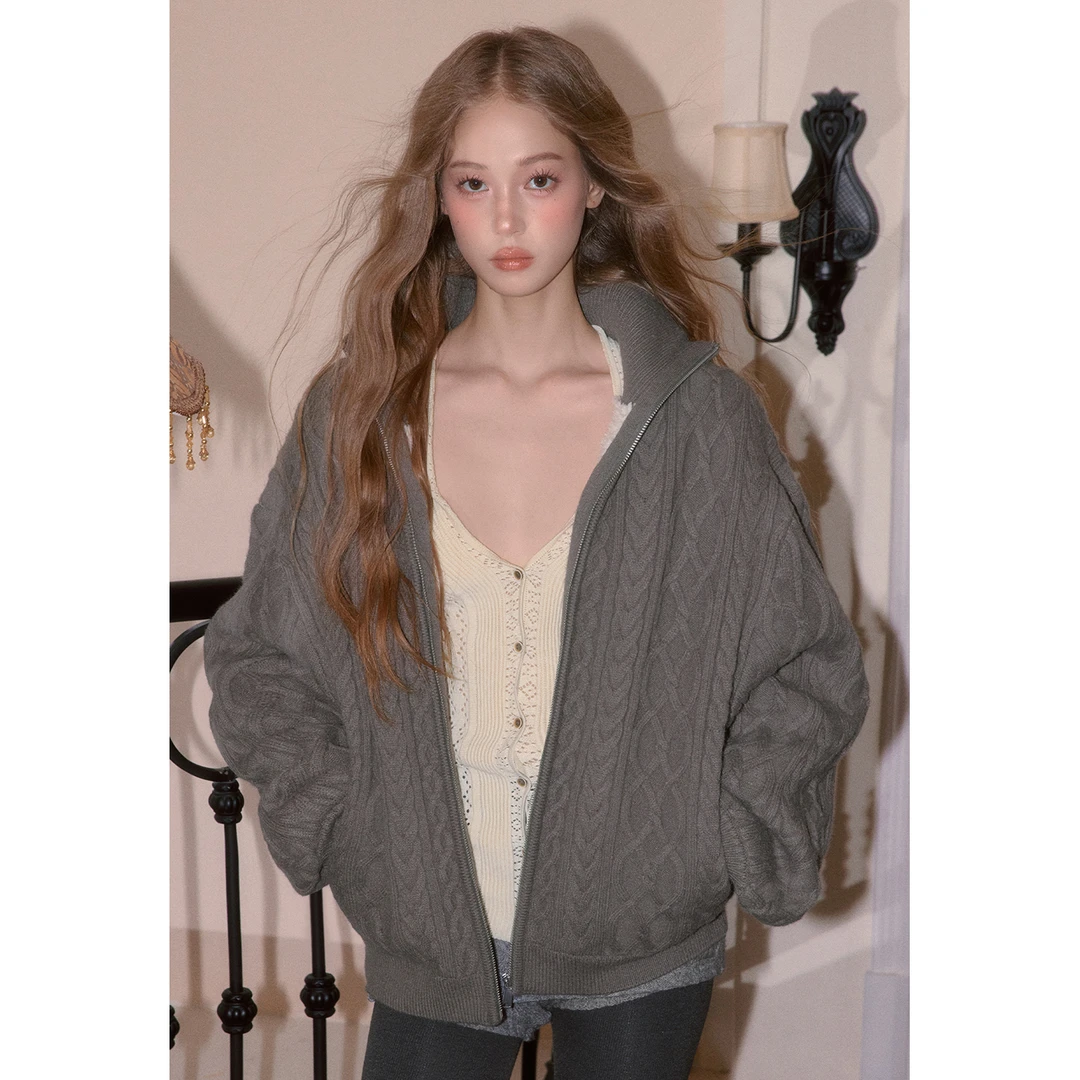 【12.11新品】wooha 吾哈2026冬季新款经典绞花加绒毛衣外套女