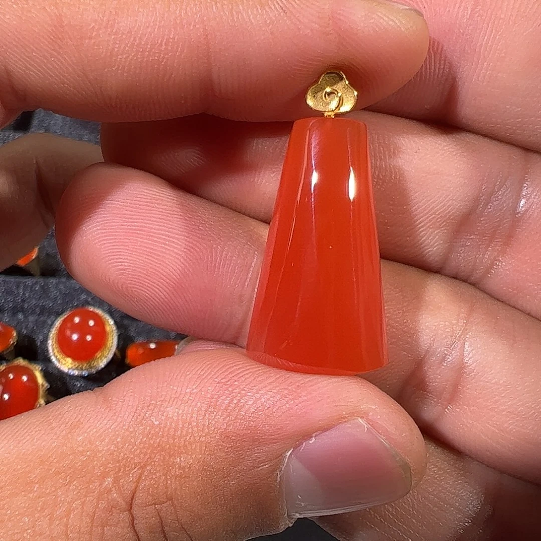 南红玛瑙18K金镶嵌颈饰