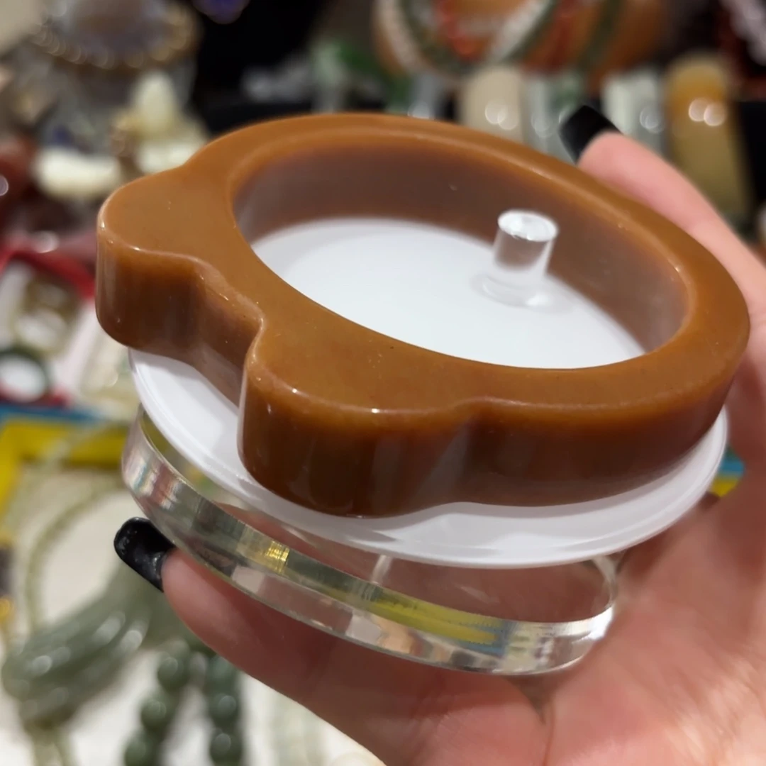 岫岩老玉（透闪石质玉）未镶嵌手镯贵妃