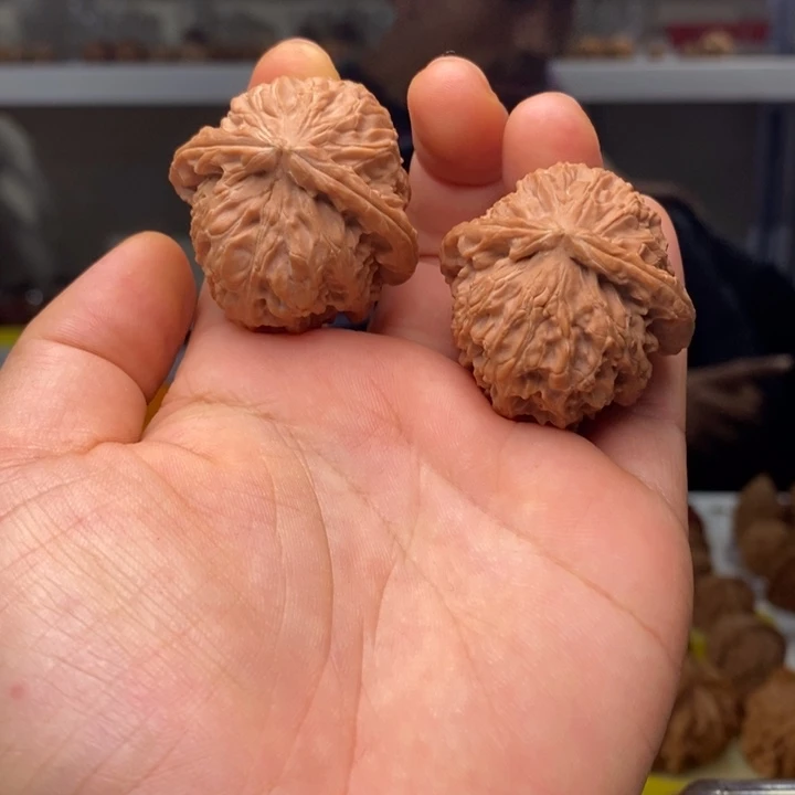 吊坠文玩核桃文玩核桃三角白40～
