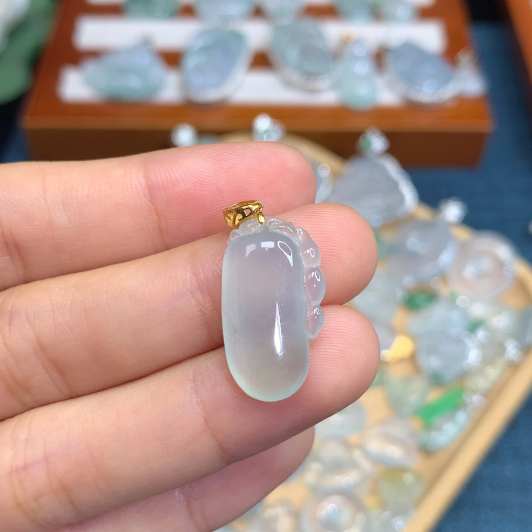 颈饰18K金镶嵌翡翠翡翠