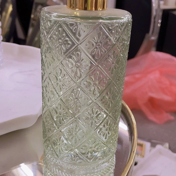 陶瓷花瓶，部分微瑕