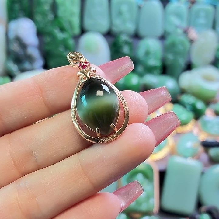 和田玉18K金镶嵌挂件