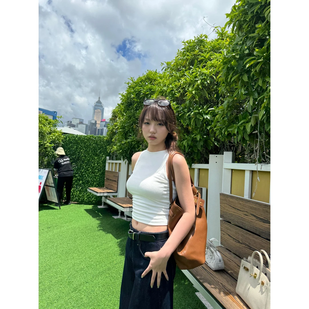 YOKLASS少女家 米白色百搭修身女背心新款辣妹时尚上衣 D23754S43