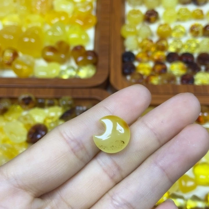 橄榄核吊坠小月亮13