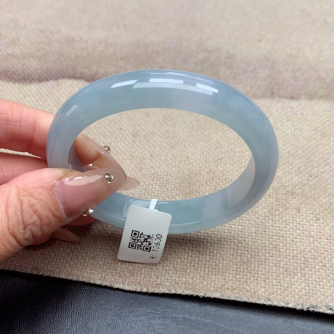 未镶嵌手镯翡翠缅甸翡翠手镯