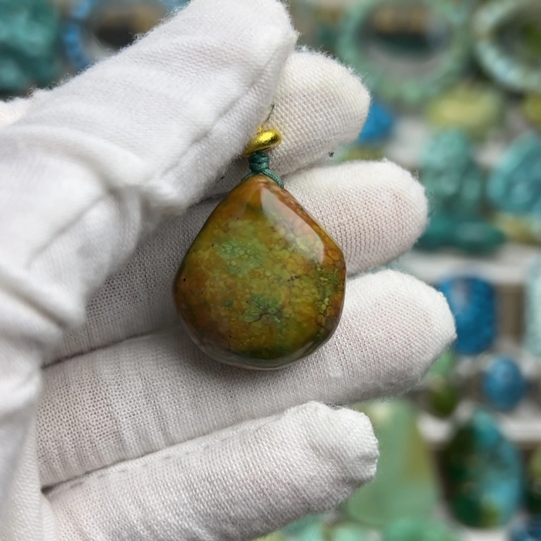 绿松石未镶嵌珠宝奇石