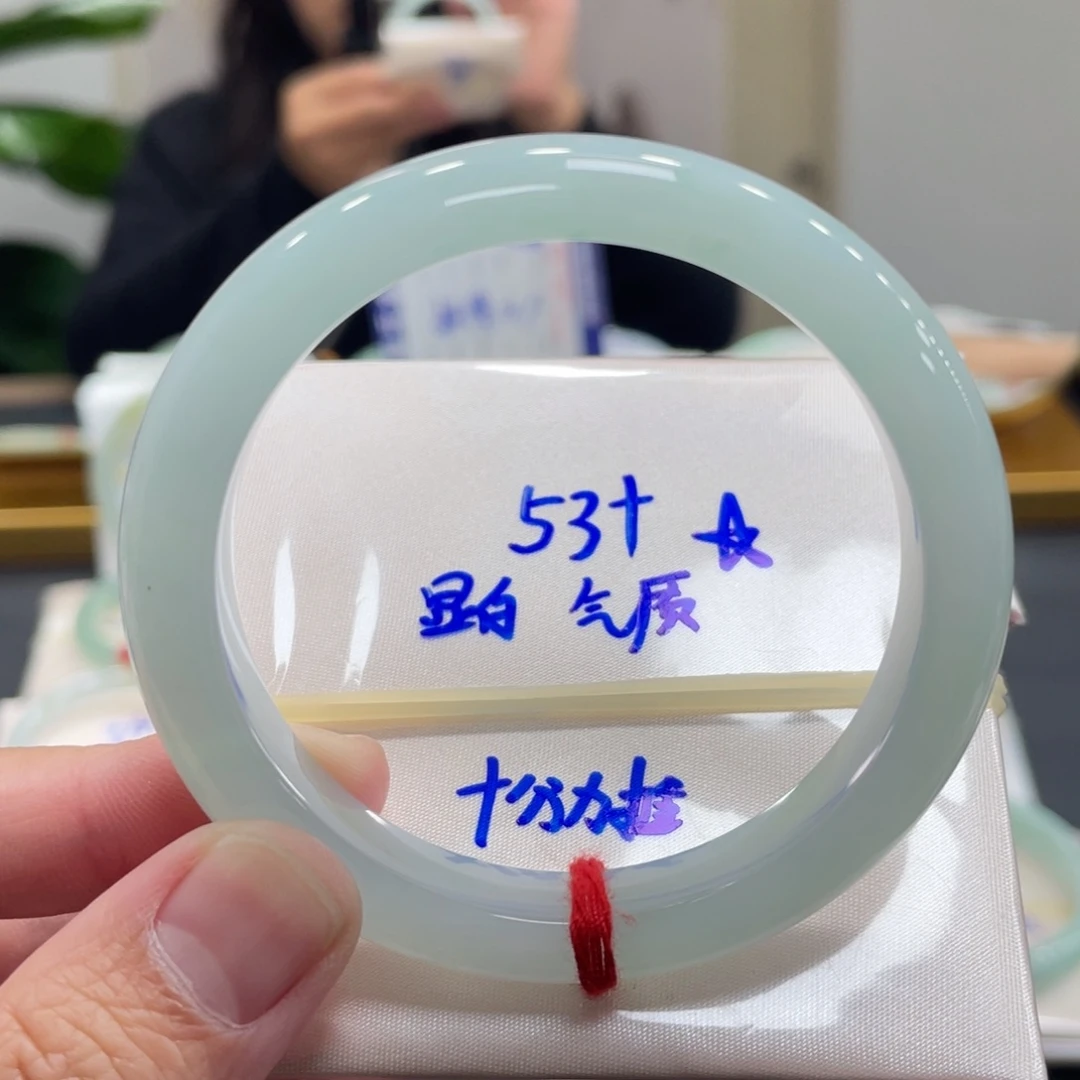 翡翠未镶嵌手镯翡翠