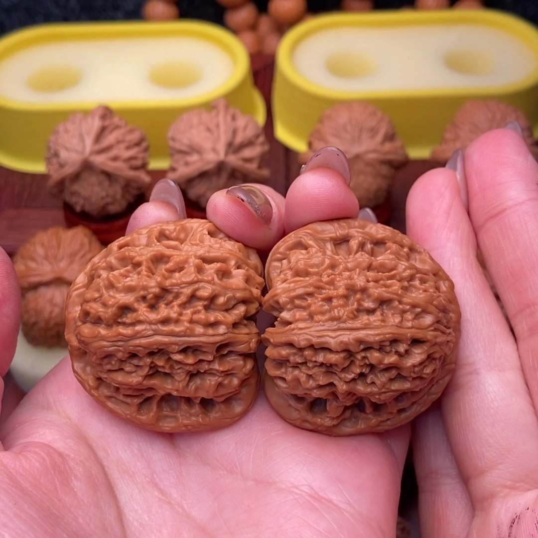 把件文玩核桃42红皮 三角奖……