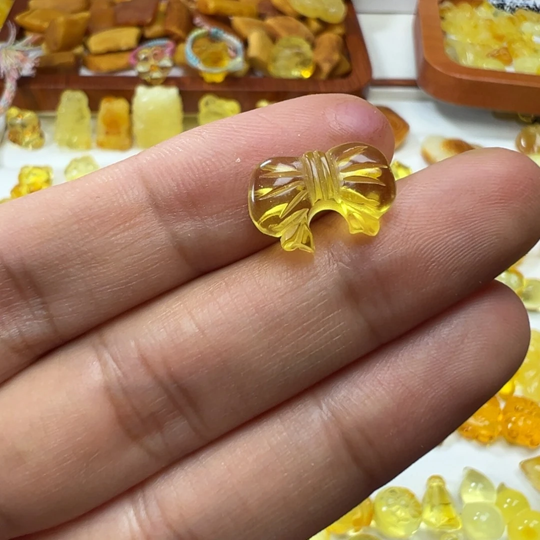 琥珀吊坠(不含链)未镶嵌一**李