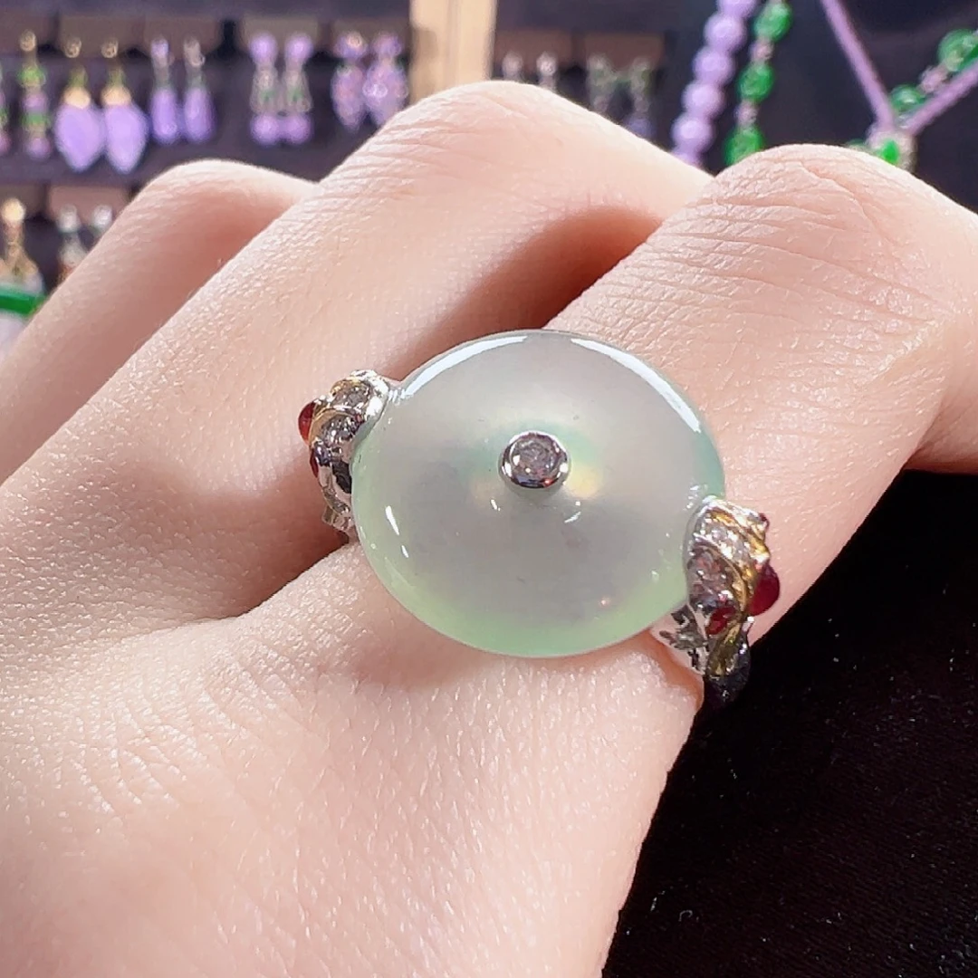 翡翠18K金镶嵌戒指签收后24小时鉴赏期