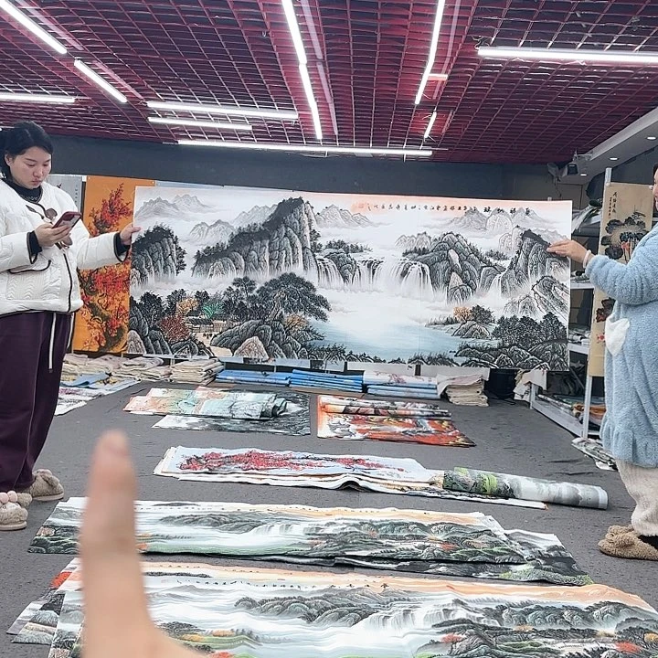 国画无毛或被短柔毛或近