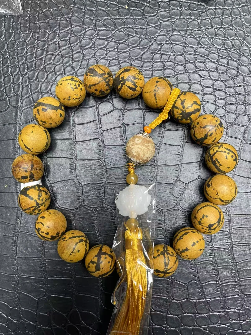 A44越南芽庄黄棋沉香20mm