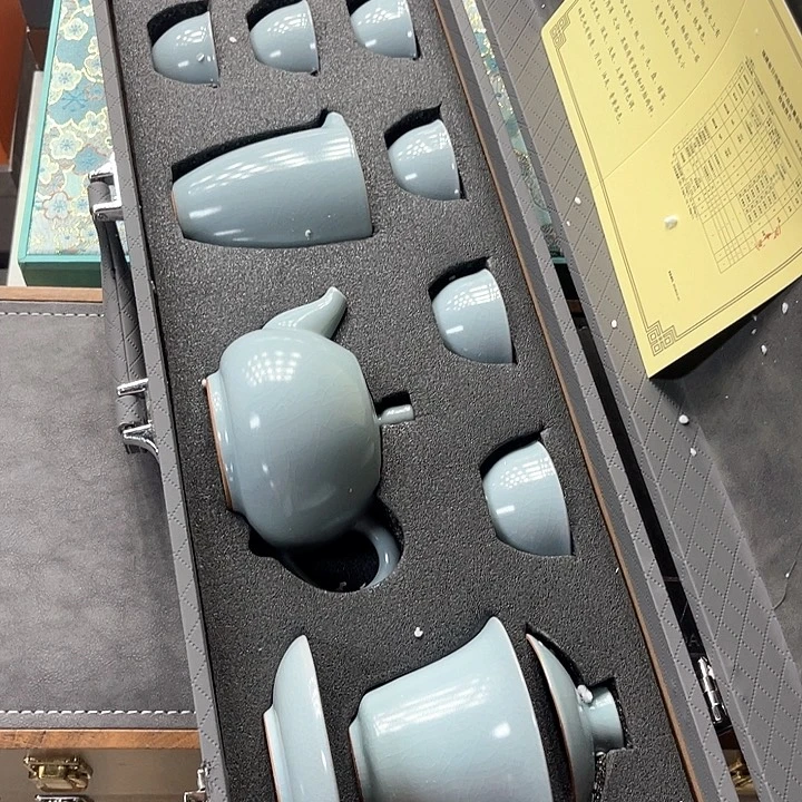 孤品茶具套装等。