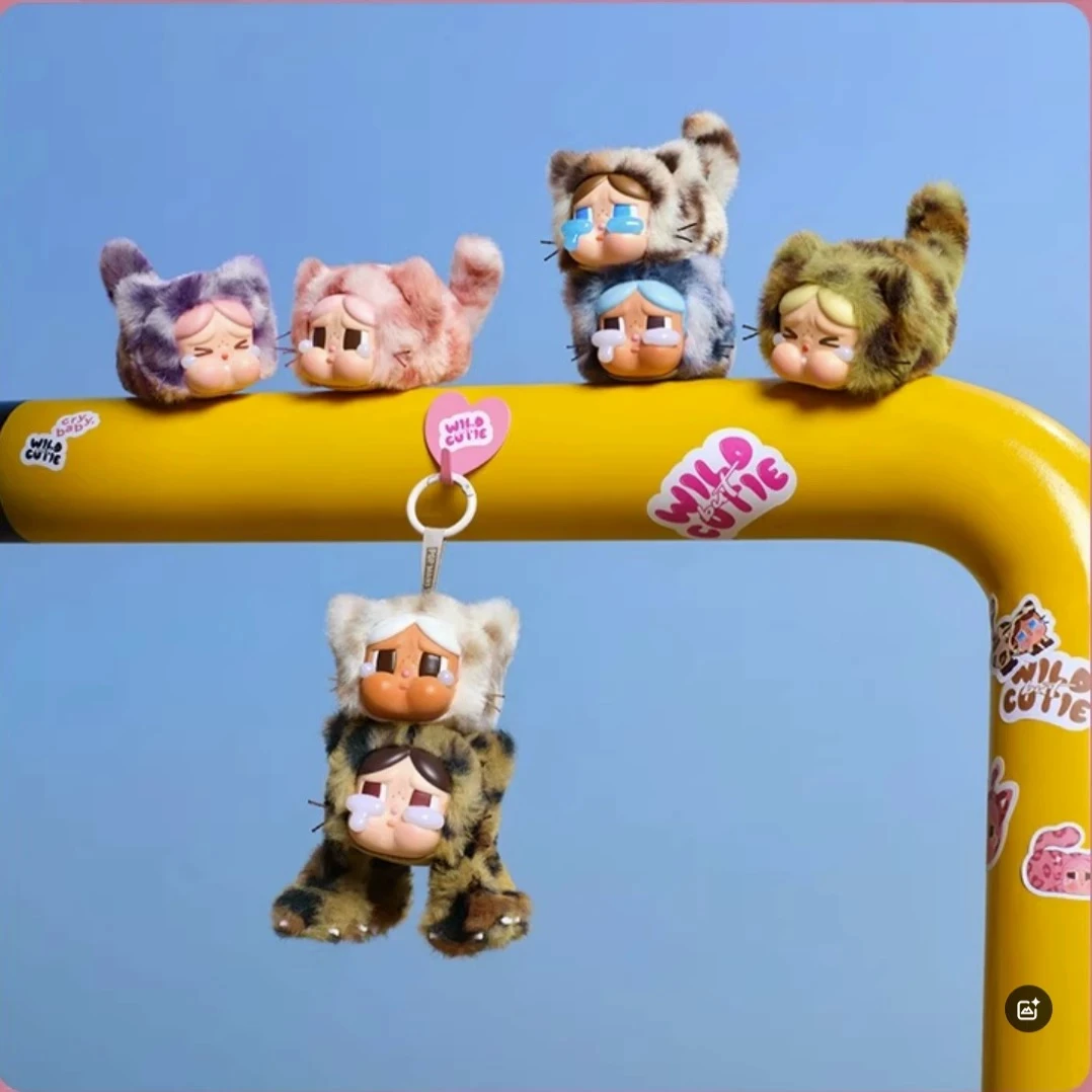 （代拆）CRYBABY豹豹猫猫系列搪胶毛绒挂件哭娃盲盒礼物