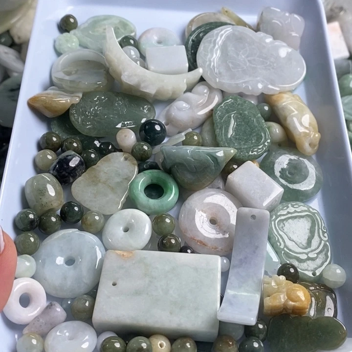 翡翠未镶嵌颈饰天然翡翠189