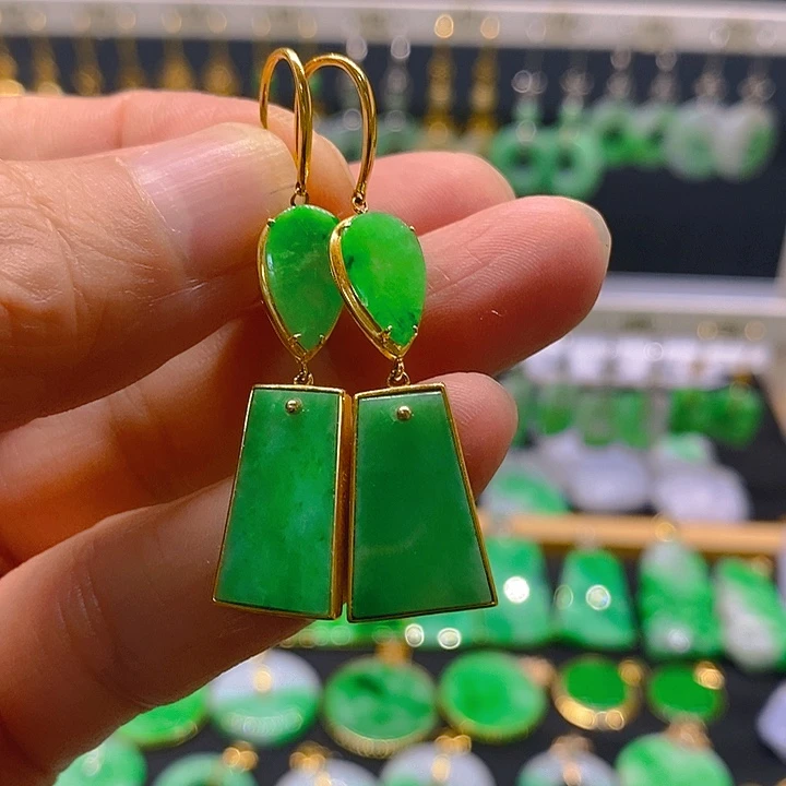 翡翠18K金镶嵌耳饰耳坠