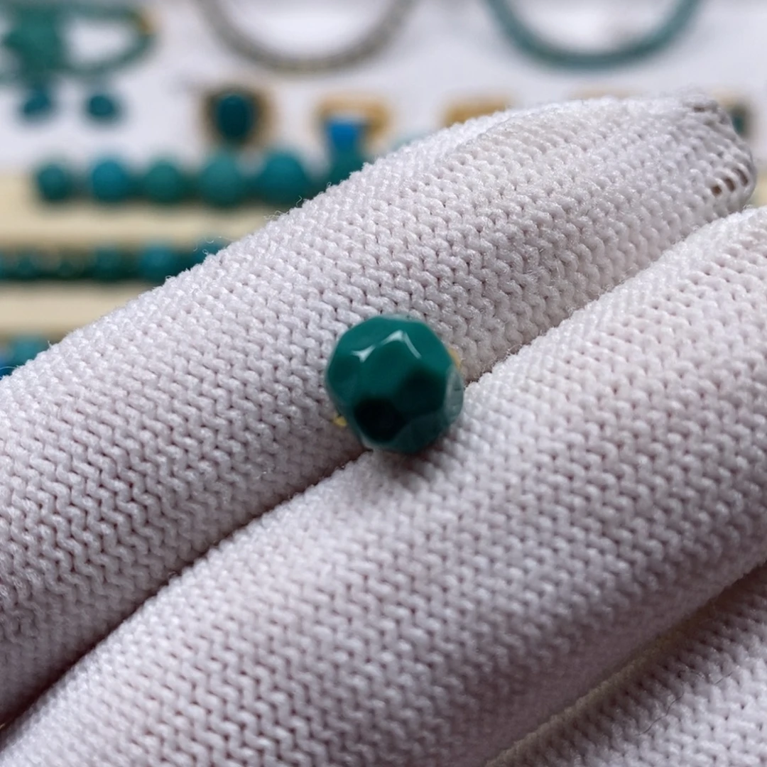 饱***～绿松石未镶嵌珠宝奇石无相（有白）