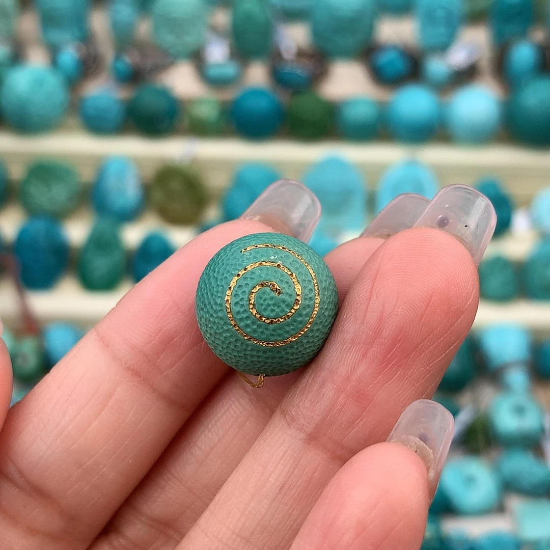 绿松石未镶嵌珠宝奇石15