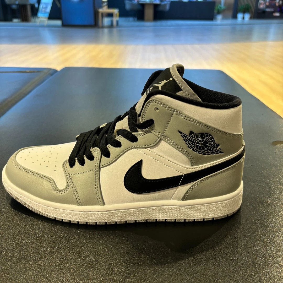耐克（NIKE）AIR JORDAN1 MID中帮AJ1男子复古篮球运动鞋554724092