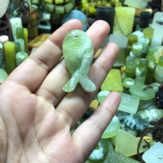 未镶嵌岫玉吊坠岫