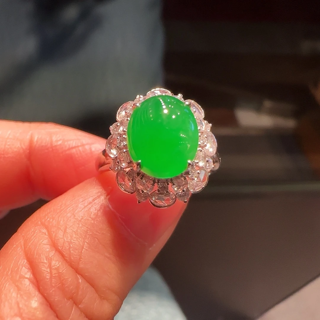 翡翠18K金镶嵌戒指