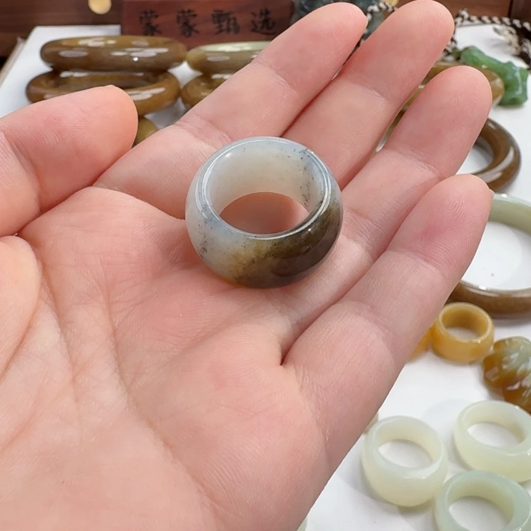 颈饰未镶嵌和田玉18