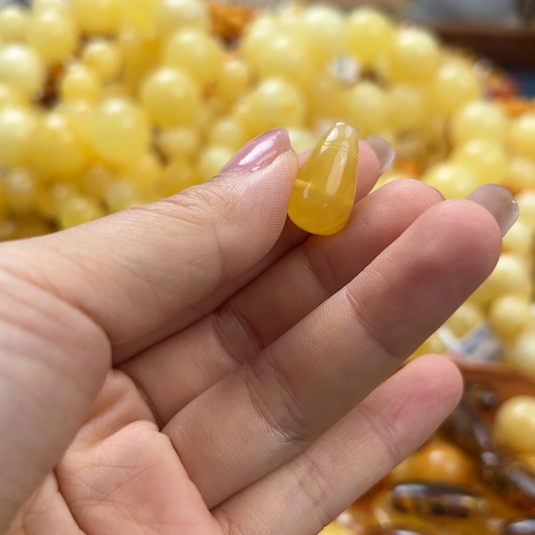未镶嵌琥珀珠宝奇石