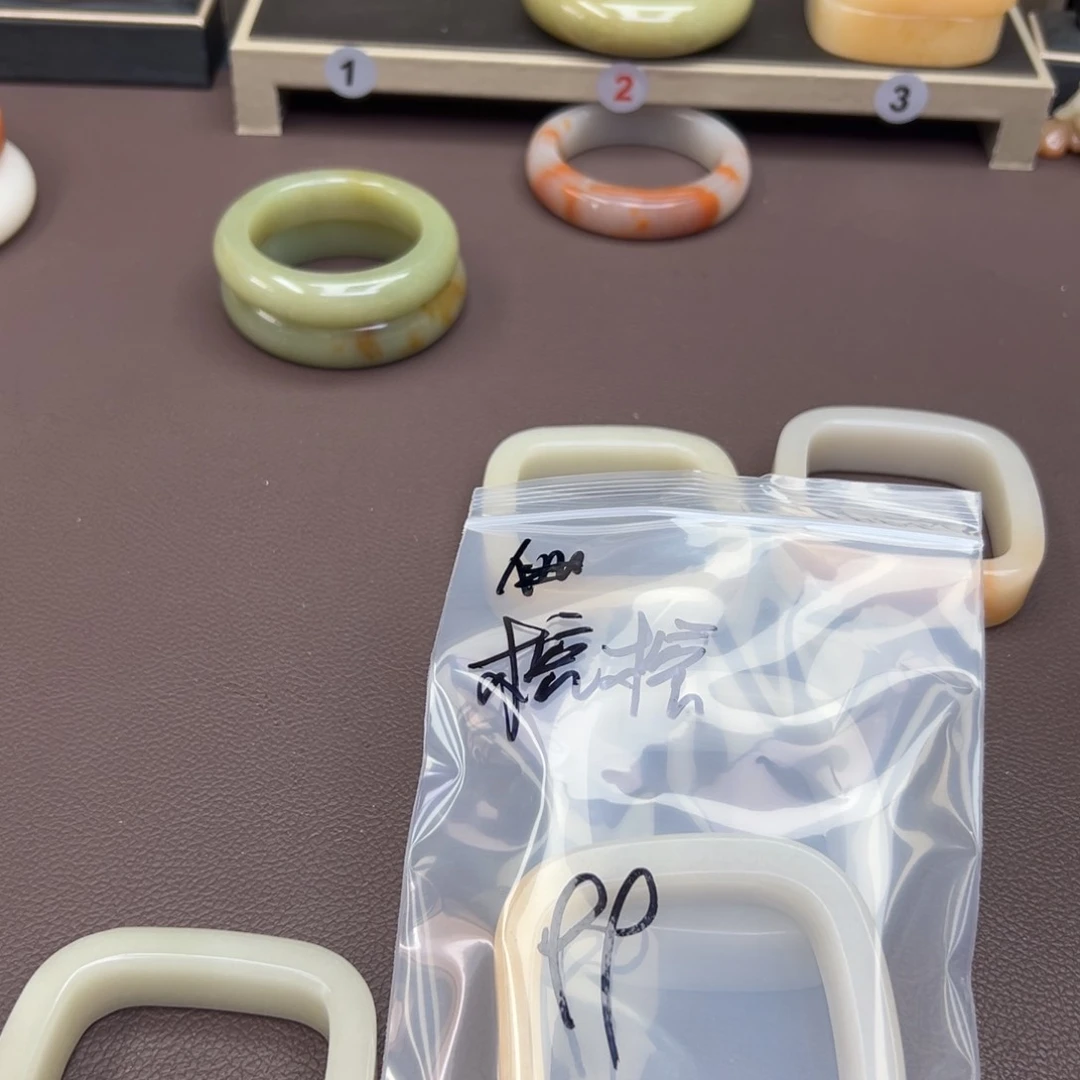 石英质玉手镯未镶嵌@****✨