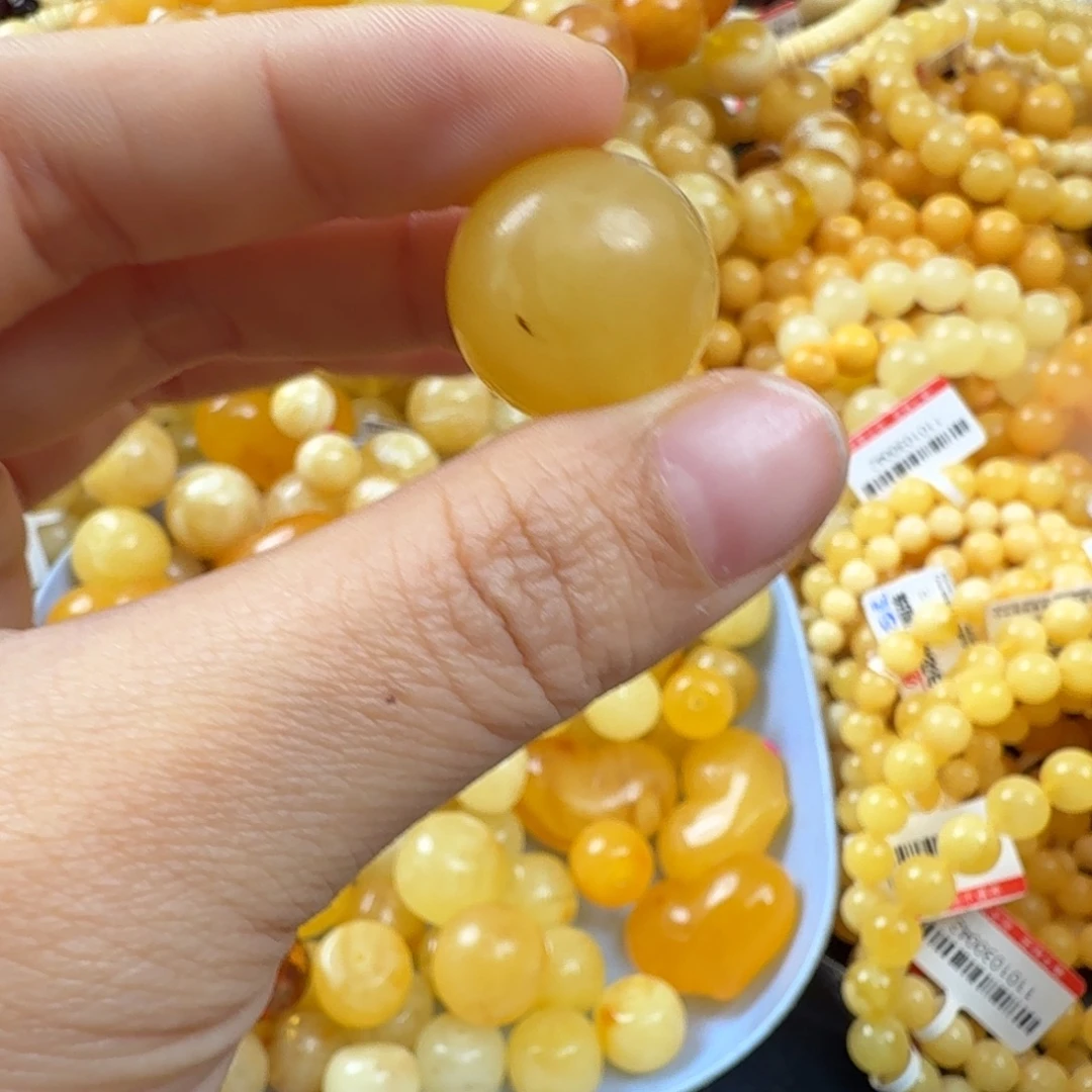 琥珀未镶嵌珠宝奇石