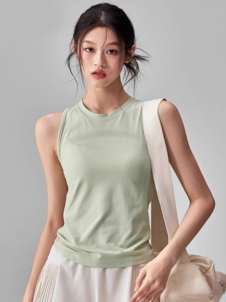 薄款速干无袖瑜伽服背心弹力显瘦跑步训练外穿夏季健身衣