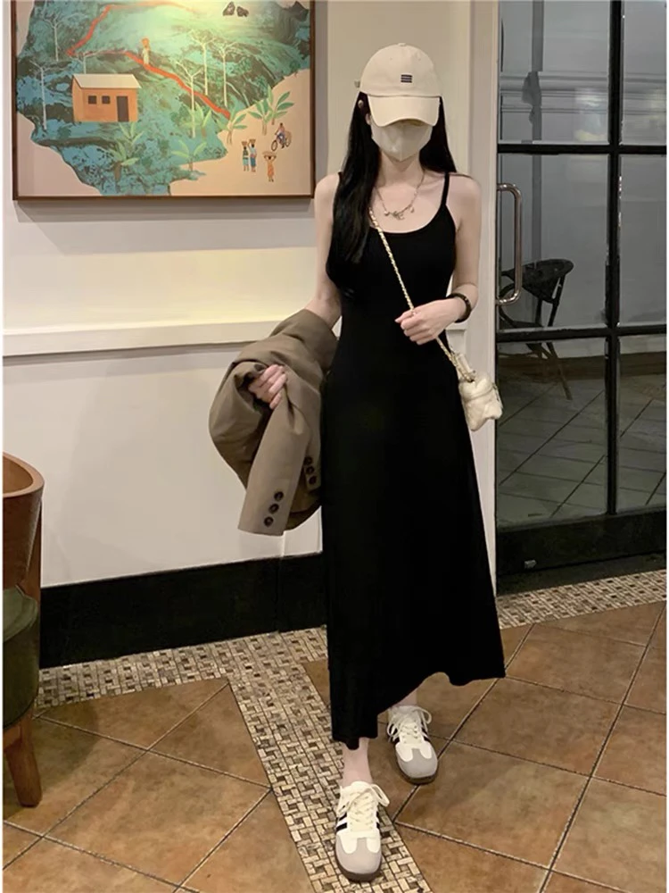 巨显身材显瘦吊带针织裙