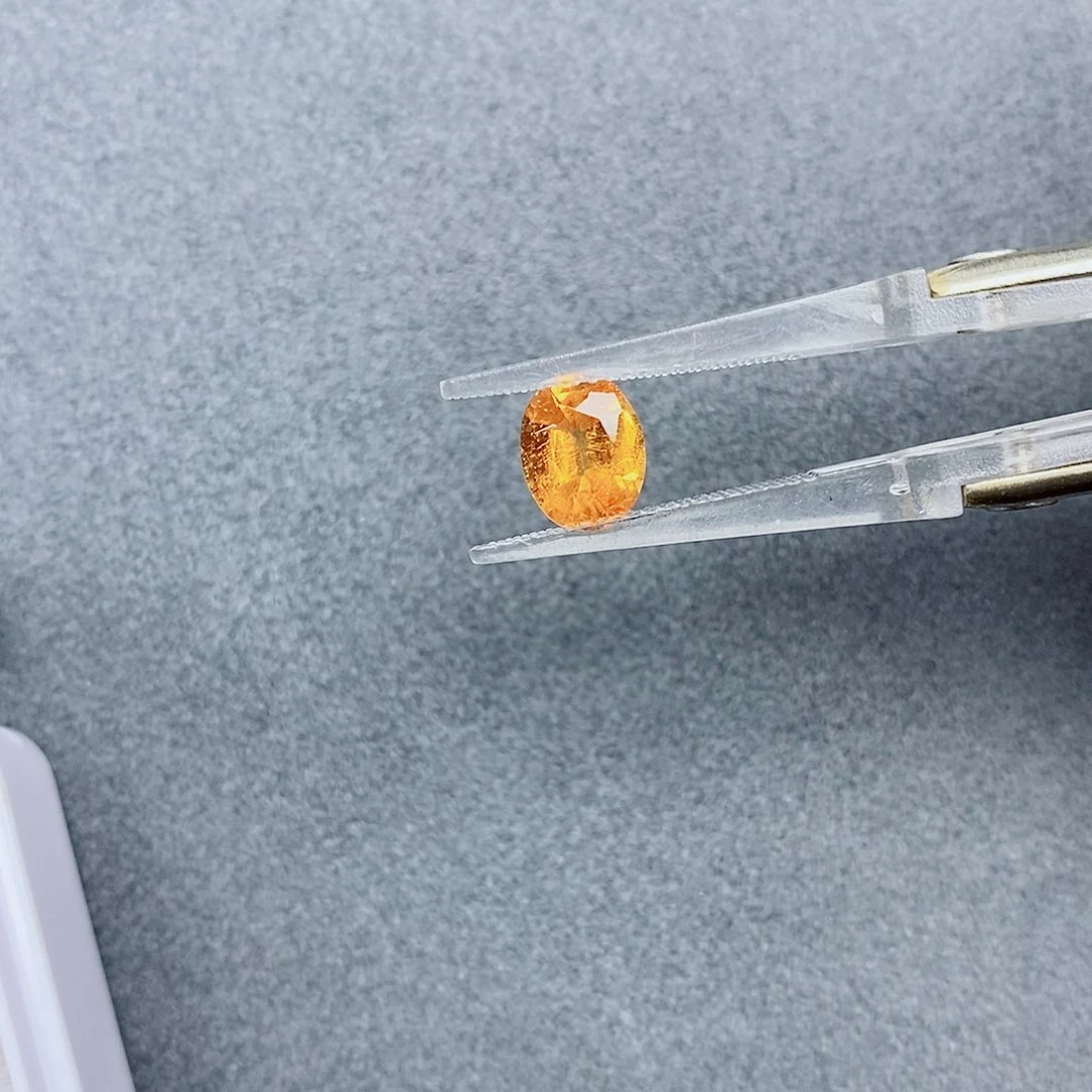 珠宝半成品未镶嵌石榴石（芬达石）1.5ct