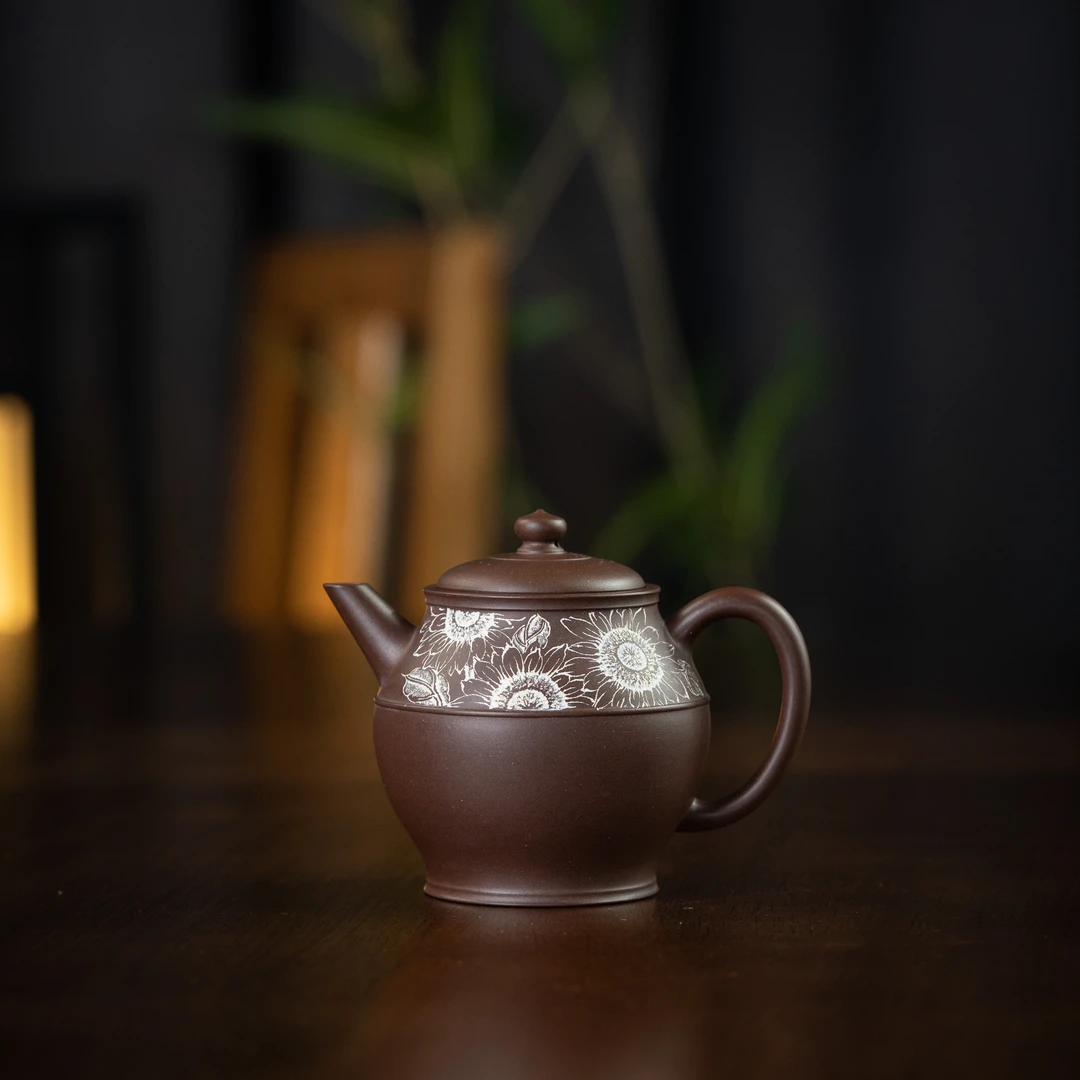 陌上花开 查越刻 底槽清 165cc 紫砂壶