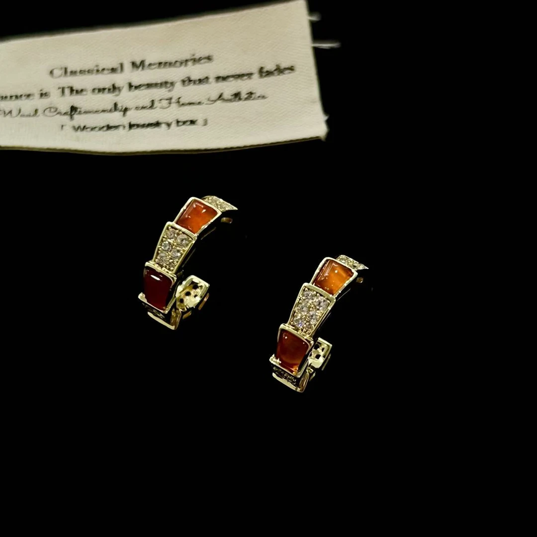 铜合金合成锆石耳饰 秋冬热卖款显白红色蛇C圈耳环568