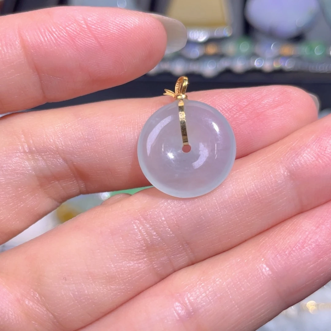翡翠18K金镶嵌颈饰翡翠